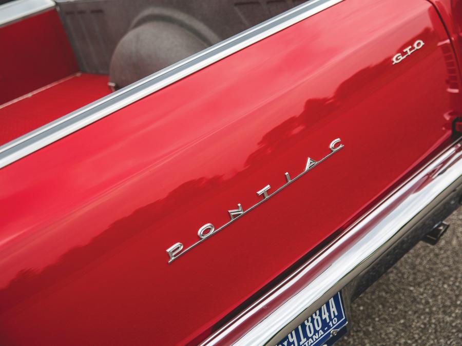 Логотип Pontiac GTO Chief Camino 1965 года  (фото 15 из 23)